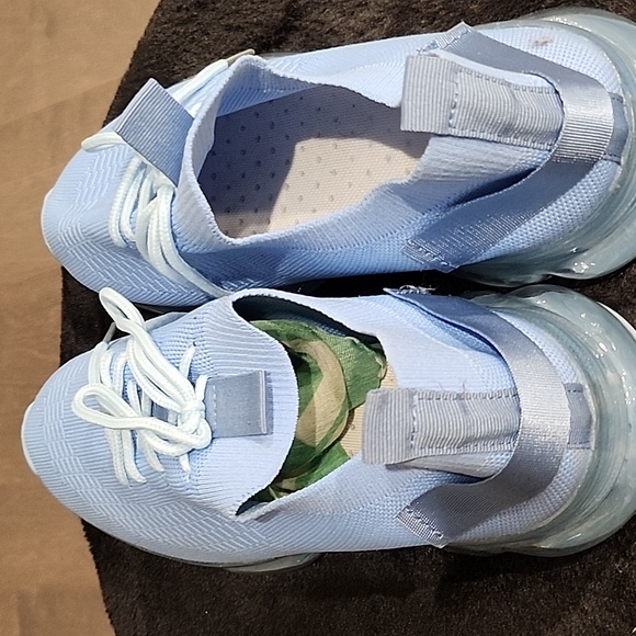 Shoes - Picture 3 of 5